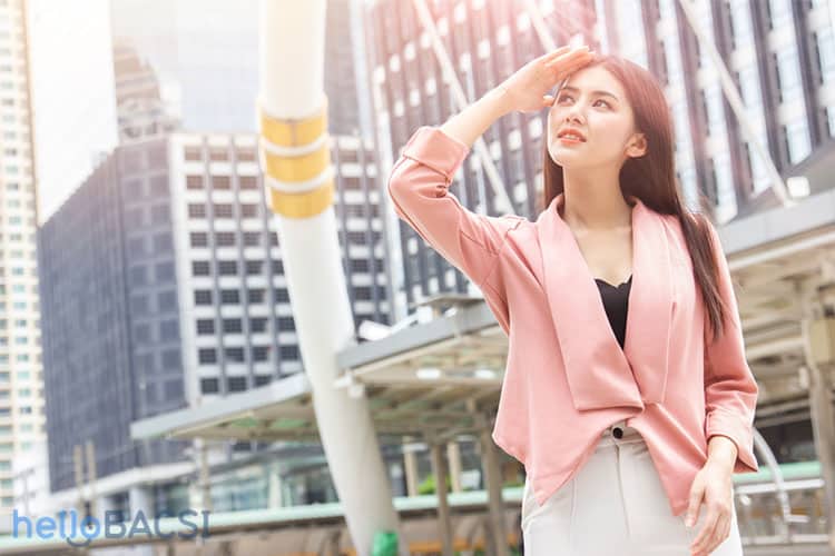 Nếp Nhăn Vùng Mắt : Nguyên nhân và 8 cách xóa nhăn tại nhà