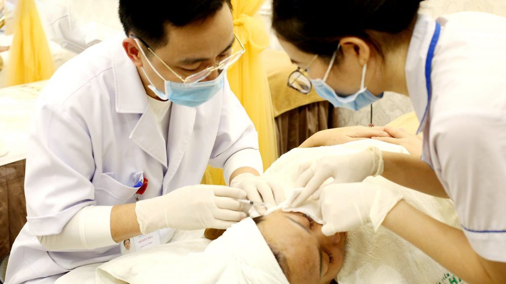 Học tiêm Filler - Botox mất bao lâu? Học phí bao nhiêu? 2023