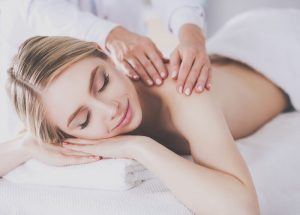 Massage trị liệu cổ vai gáy - Bống Spa