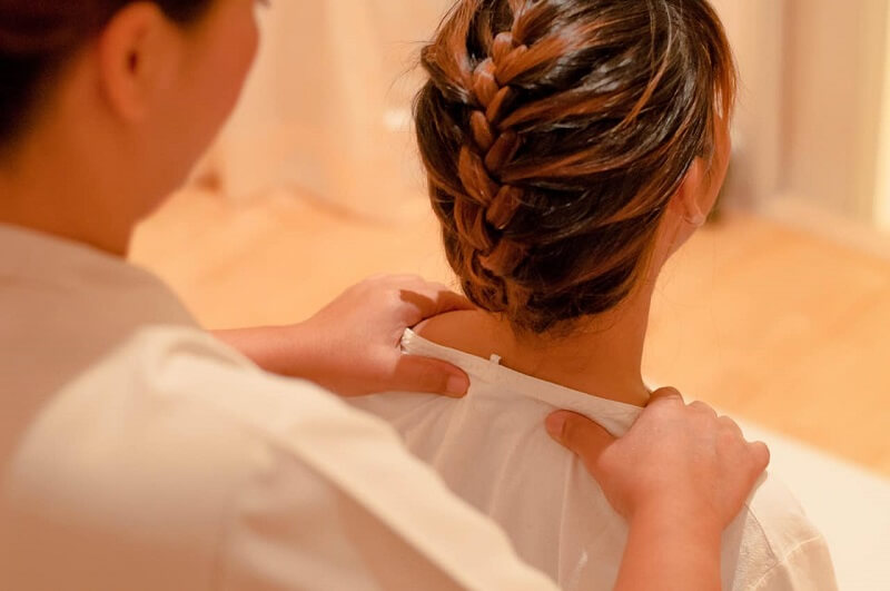 Massage trị liệu cổ vai gáy xua tan mệt mỏi - Bống Spa